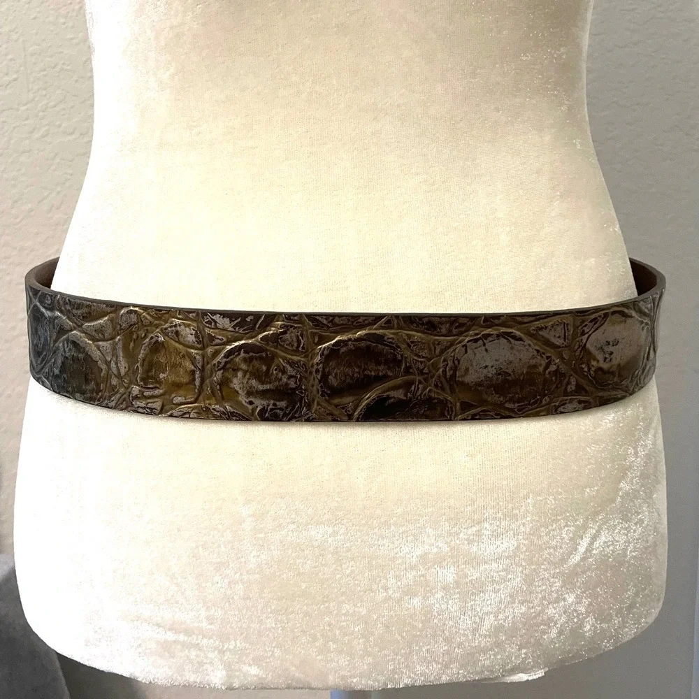Signed POST &‎ Co Genuine Italian Leather Belt Silver Leaf Buckle